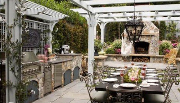 outdoor kitchen examples and tips